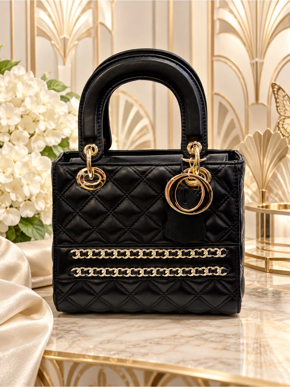 🆕🔥Black Quilted Vegan Leather Lady Bag